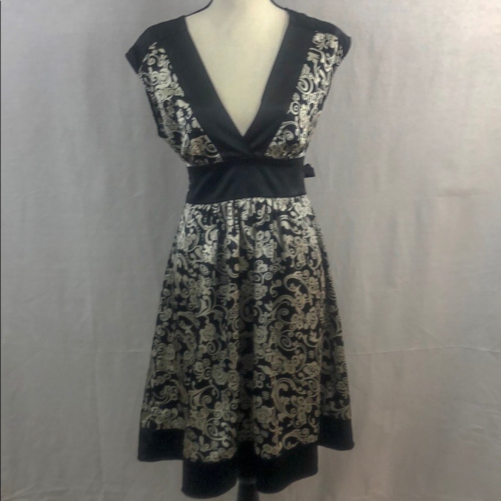 Guess Jeans White and Black Dress